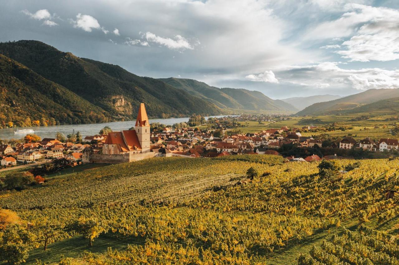 Weingut Ferdl Denk Hotel ไวส์เซินเคียร์เชิน อินแดร์ วาคเอา ภายนอก รูปภาพ